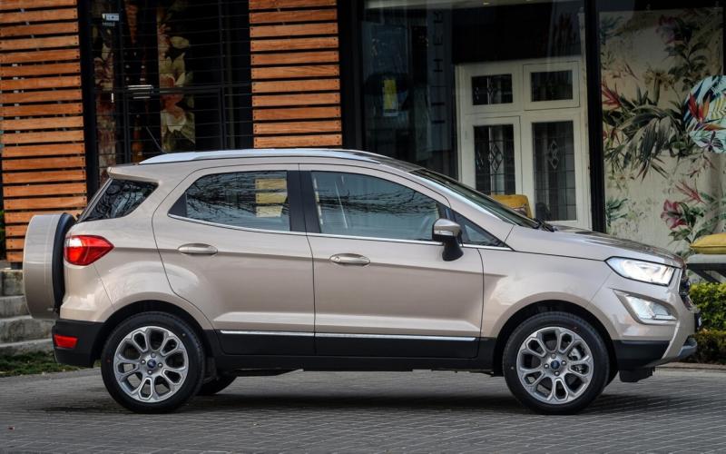 Ford EcoSport Side view